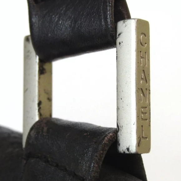 AUTHENTIC CHANEL LOGO EMBOSSED ONE SHOULDER BAG - Picture 3 of 9